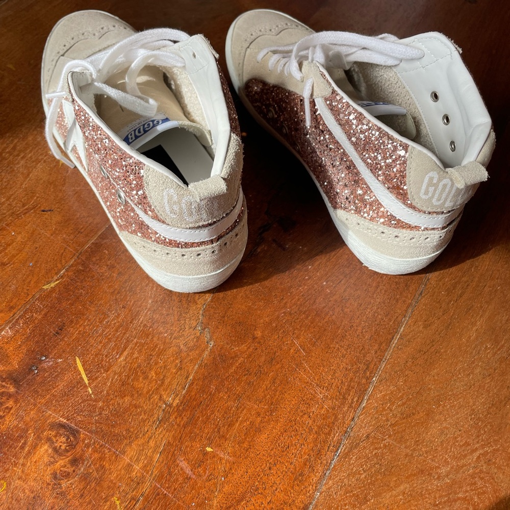 Golden Goose Pink and White Sneakers Fashionable Design - Picture 8 of 8